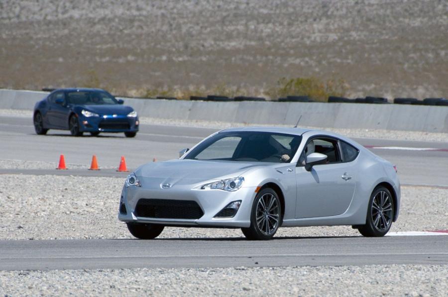  Scion FR-S 2013 года  (фото 33 из 192)